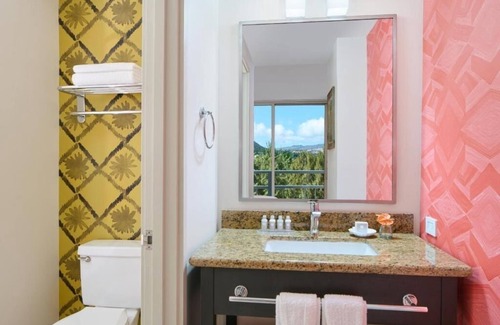 Diamond Head - Kapahulu - St. Louis Hotel | Kaimana Beach Hotel | Diamond Head View King | Near Park & Hiking Trail
