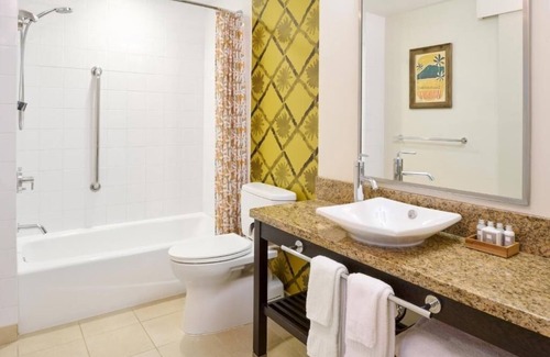 Diamond Head - Kapahulu - St. Louis Hotel | Kaimana Beach Hotel | Ocean View King | Wake Up to Ocean Views
