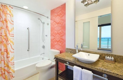 Diamond Head - Kapahulu - St. Louis Hotel | Kaimana Beach Hotel | Oceanfront View Junior Suite | Direct Ocean Views