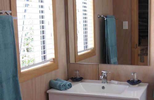Tokomaru Bay House | Kaingarua - Simple styles 1 bedroom & a Chalet, in Paradise