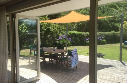 Kairakau House | Kairakau Hideaway close to beach!