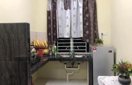 Gual Periok House | Kak Nie Homestay Bajet Selesa Pasir Mas