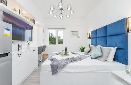 Guadalupe Apartment | Kalani by J&J (Symfoni Nichols. Pool. Netflix)