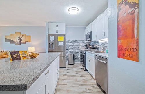 Historic Kailua Village Condo | Kalanikai 118 – Highly Walkable!