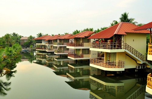 Vaikom Hotel | Kalathil Lake Resort