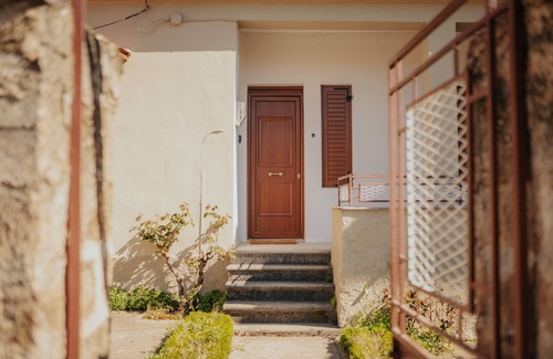 Kalavrita Apartment | Kalavrita downtown 3 bedrm house for 6 pers by MPS
