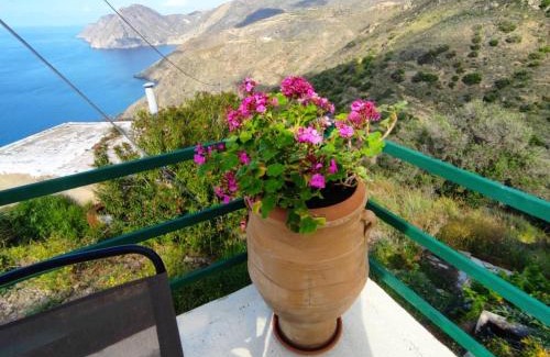 Pefki Villa | Kalavros cretan house with magnificent view