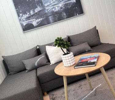 Lillesand Apartment | Kaldvell Stays Central - New Apartment