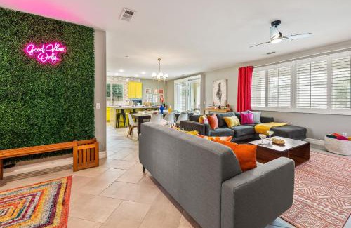 Indio House | Kaleidoscope by AvantStay Colorful Escape Pool