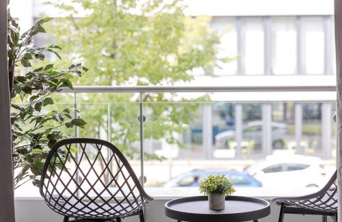 Sudliche Innenstadt Apartment | Kalina Suites - Apartment am Rhein, Nähe BASF, AbbVie, Uni MA