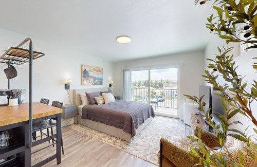 Evergreen Hotel | Kalispell Valley Vista