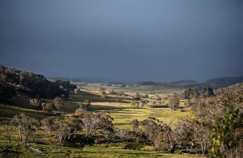 Greenlands House | Kallarroo Farmstay in Snowy Mountains