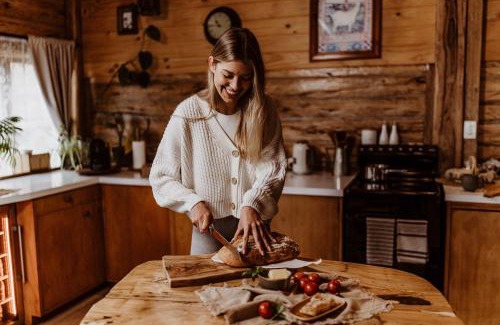 Greenlands House | Kallarroo Farmstay in Snowy Mountains
