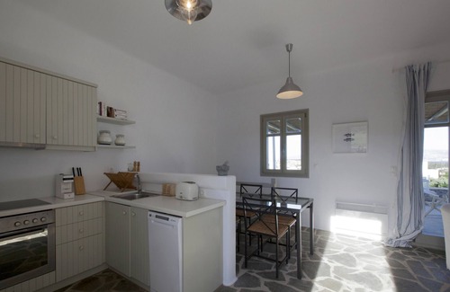Santa Maria Villa | Kallisti Daphne · Gorgeous Villa - an oasis for 8