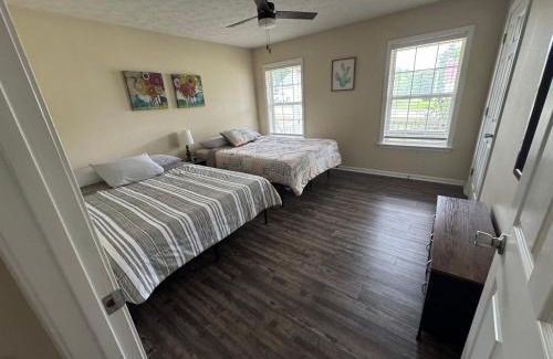 St. Robert House | KALMNEZ 10 minutes from FLW