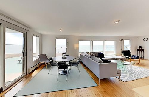 Hyannis House | Kalmus Park Retreat