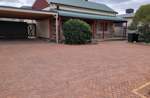 Broken Hill House | Kaloha House on Gaffney