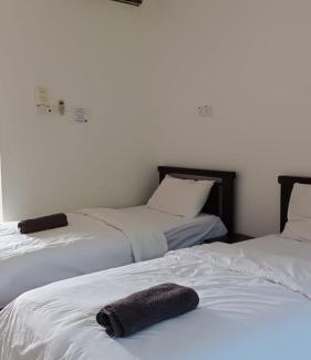 Chukai House | KaLong Bay Homestay Dahlia Tepi Pantai