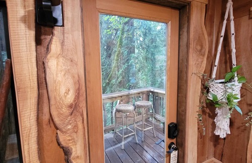 Cottage Lake Cabin | Kalptaru Treehouse Retreat