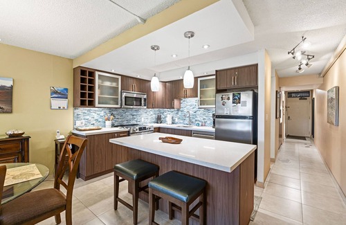 Kihei Condo | Kamaole Sands 10-113 - Ocean View, Ground Level, Stunning Renovation, Split-AC!
