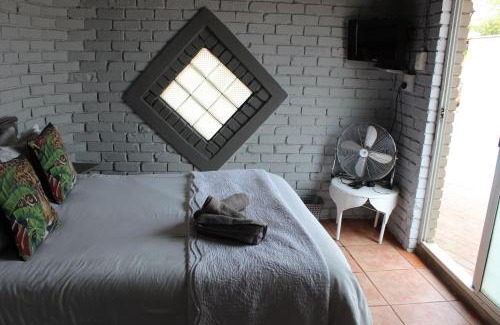 Vryburg Cabin | Kameelboom Lodge