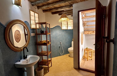 Mkunguni Hotel | Kameleon Blue