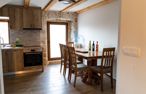 Trn House | Kamena Kuća Vegar - Rustic Stone House