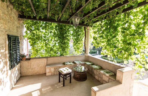 Lovorno Villa | Kameni Dvori, (11350), Lovorno, Croatia