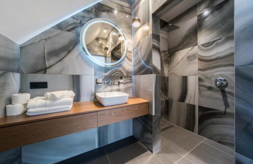 Zielona Gora Bed & Breakfast | Kameralny