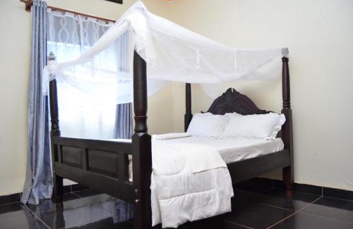 Jinja Cabin | Kamfart Safari Lodge