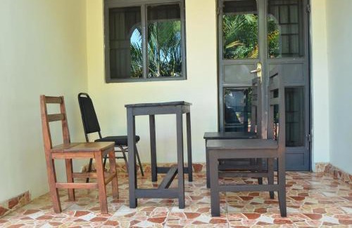 Jinja Cabin | Kamfart Safari Lodge