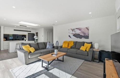 Kamo House | Kamo Oasis - Your Modern Home Away From Home