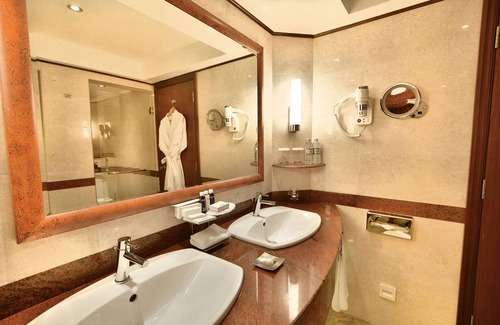 Central Kampala Hotel | Kampala Serena Hotel