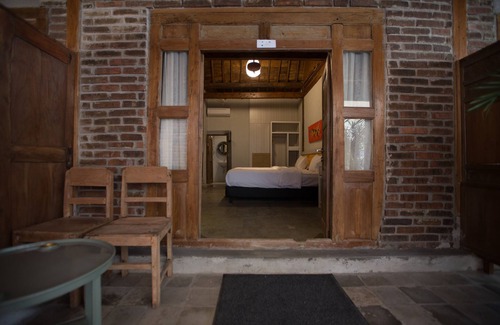 Catur Tunggal Bed & Breakfast | Kampung Lawasan Heritage Cottage