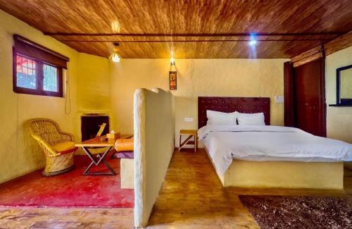 Kanatal Resort | Kana Mud An Ethnic Village Resort - Beautiful View of Gangotri Mountains