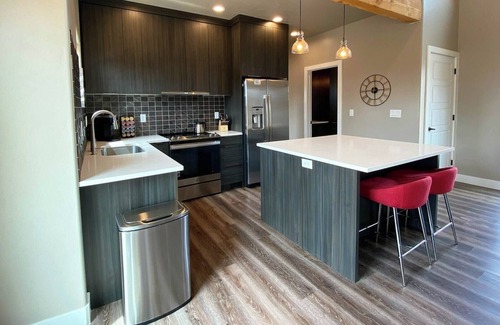 Kanab House | Kanab Retreat w/Private Pool & Rooftop Deck – Near Zion & Bryce