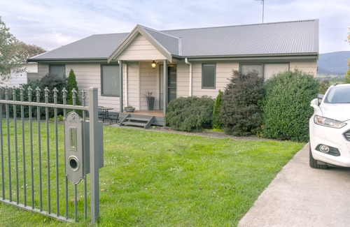 Woori Yallock House | Kanangra Place, heart of the Yarra Valley!