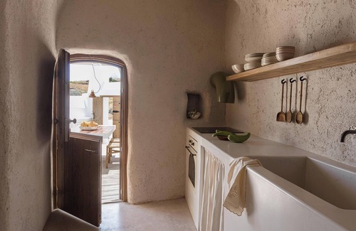 Vothon Hotel | Kanava Cave Winery Villa