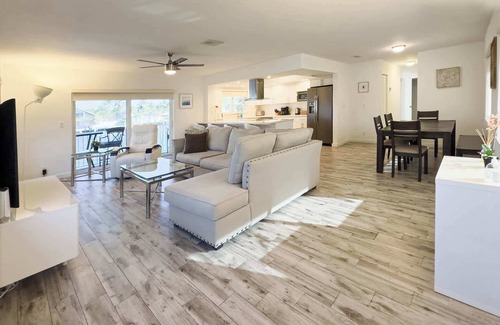 Cypress Point Condo | Kanda Zen Apt 5 - Luxury pool & water views