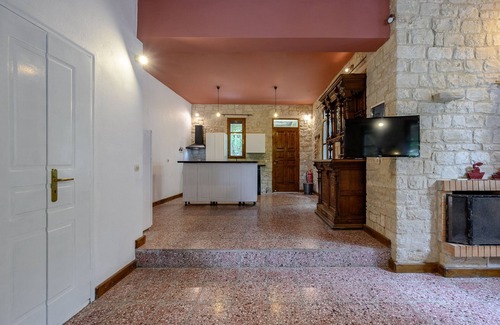 Lampini Villa | Kandinella,serene villa,pool,Mountains,Near taverns