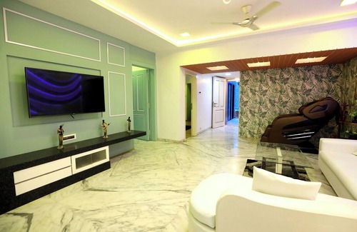 Kandivali East House | Kandivali East-Pool Villa,Terrace - 4.5 Bedroom