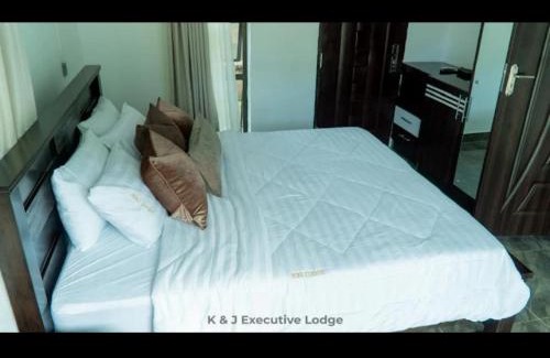 Liwonde Cabin | KandJ EXECUTIVE LODGE