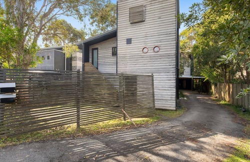Emerald Beach House | Kangarilla - close walk to Emerald Beach shops and beach