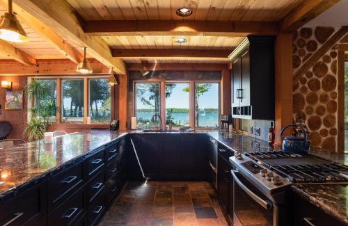 Baileys Harbor House | Kangaroo East Shore by Simple Life Rentals