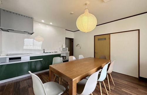 Hatsukaichi Apartment | KANIWASOU Minute walk from Miyajima Pier for 11ppl
