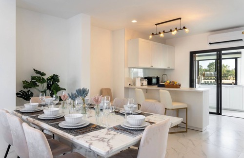 San Phranet Villa | Kanna British Pool Villa