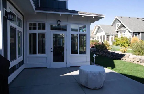 Okanagan-Similkameen House | Kannen Cove 5 Bedroom Lake Cottage