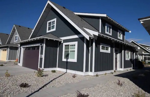 Okanagan-Similkameen House | Kannen Cove 5 Bedroom Lake Cottage