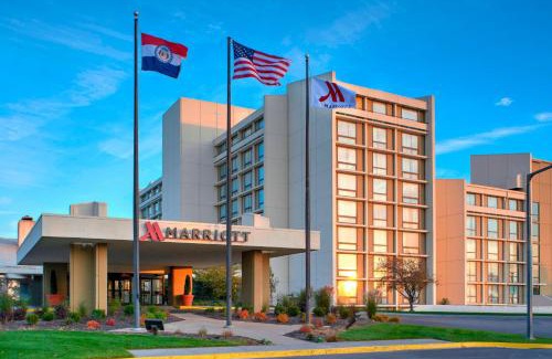 Waldron Hotel | Kansas City Airport Marriott