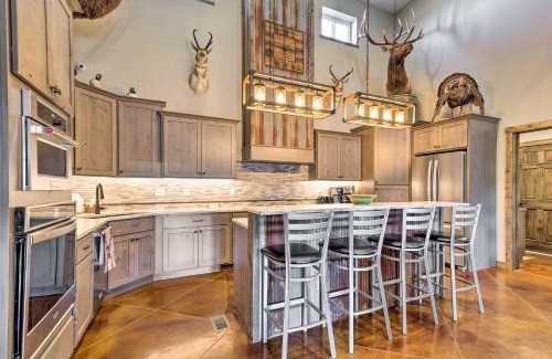 Great Bend House | Kansas Hunting Lodge Pets and Large Groups Welcome!
